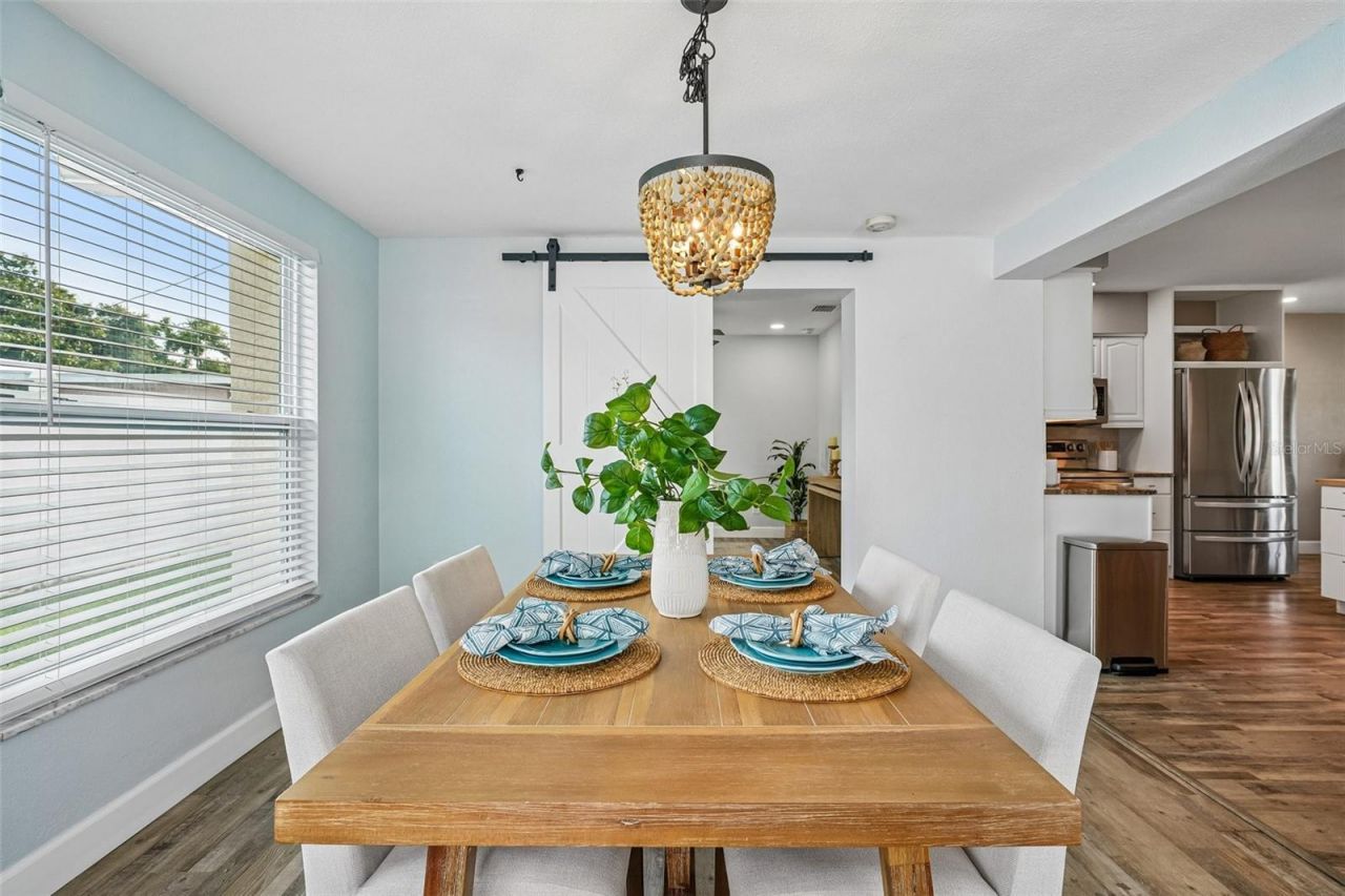9725 48th Place N, Saint Petersburg, FL 33708 Photo