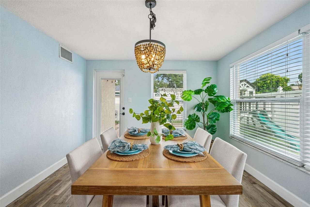 9725 48th Place N, Saint Petersburg, FL 33708 Photo