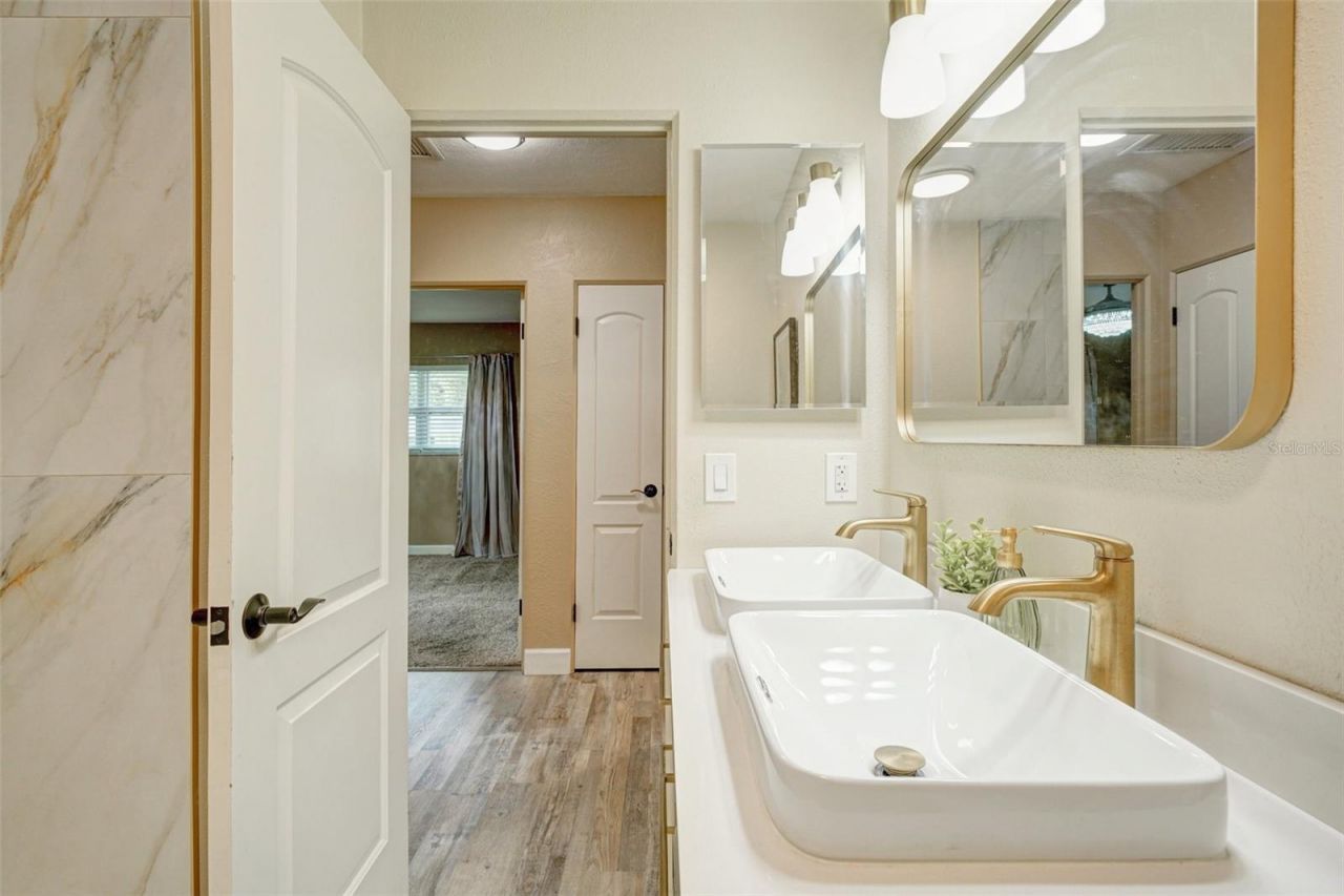 9725 48th Place N, Saint Petersburg, FL 33708 Photo