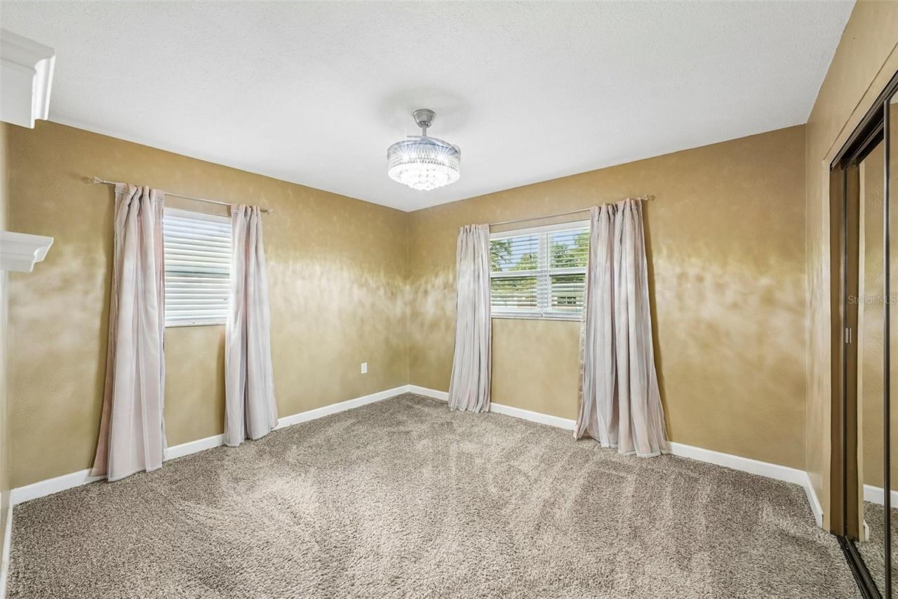 9725 48th Place N, Saint Petersburg, FL 33708 Photo
