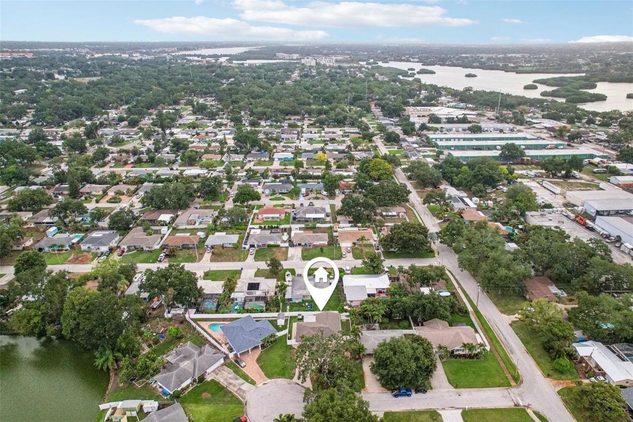 9725 48th Place N, Saint Petersburg, FL 33708 Photo