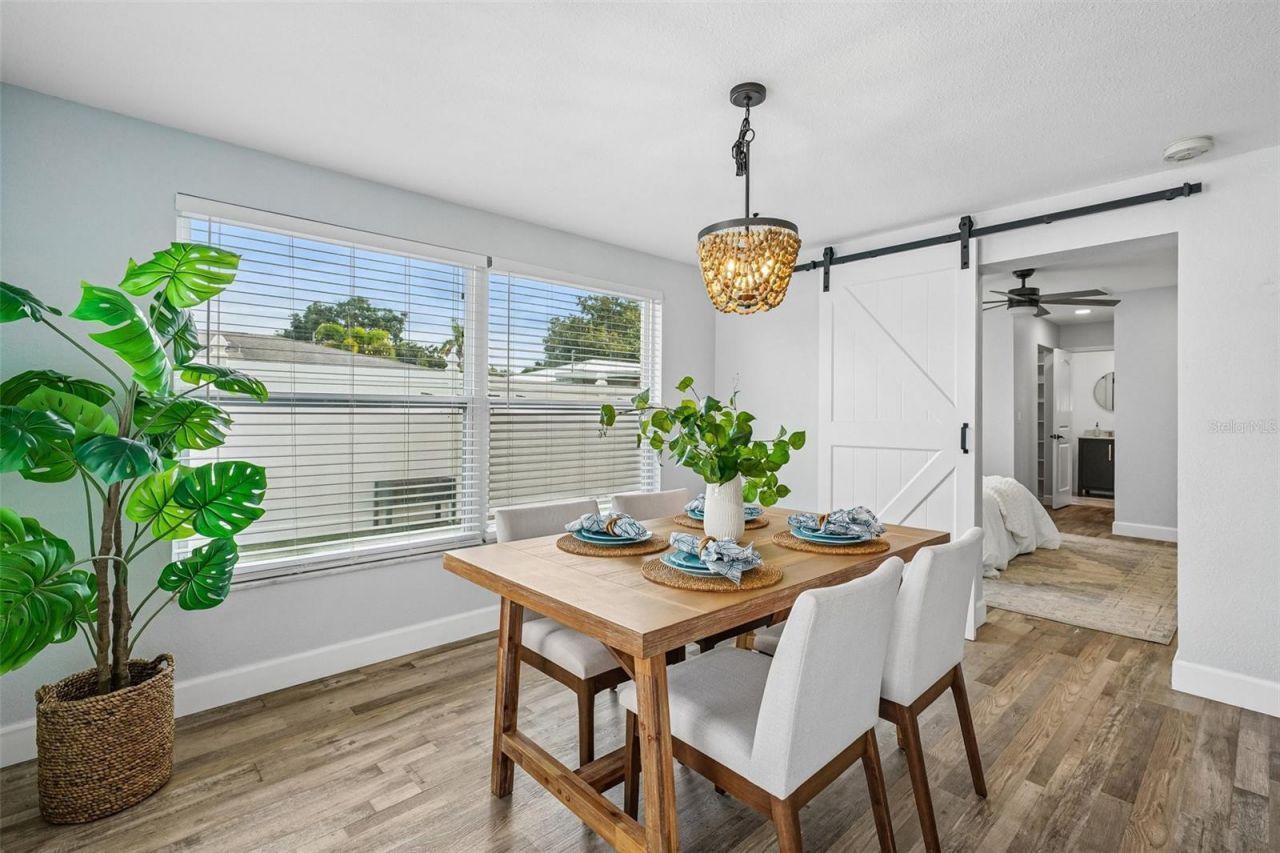 9725 48th Place N, Saint Petersburg, FL 33708 Photo
