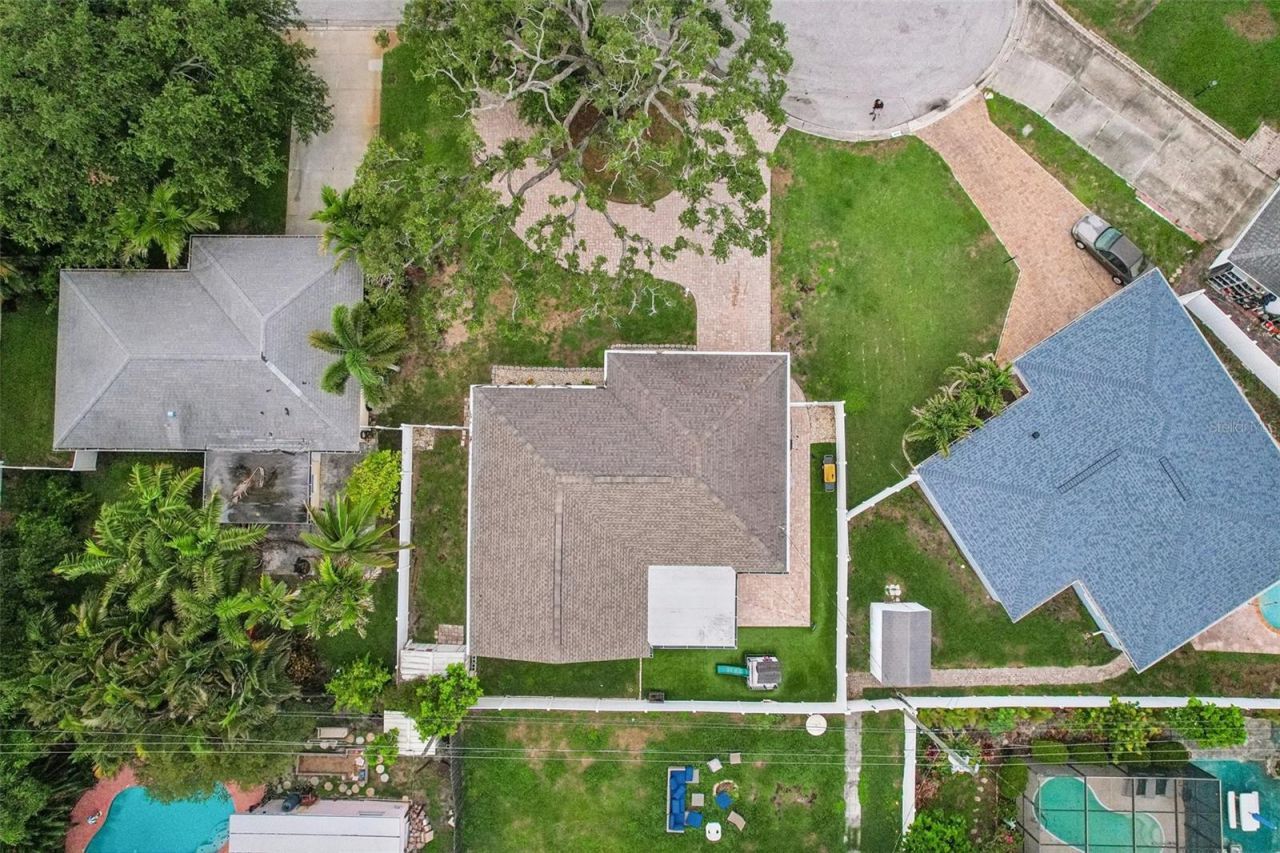 9725 48th Place N, Saint Petersburg, FL 33708 Photo