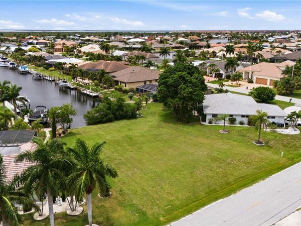 1121 CORONADO DRIVE , PUNTA GORDA, FL 33950