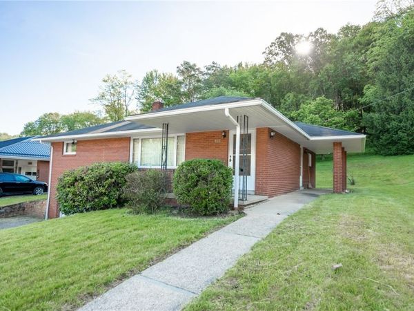 465 N 9th St, Indiana, PA 15701