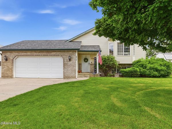 8814 N Torrey LN, Hayden, ID 83835