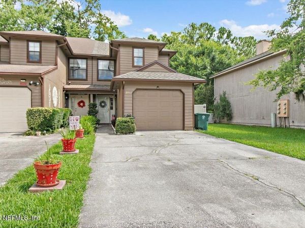3957 LAURELWOOD Drive, Jacksonville, FL 32257