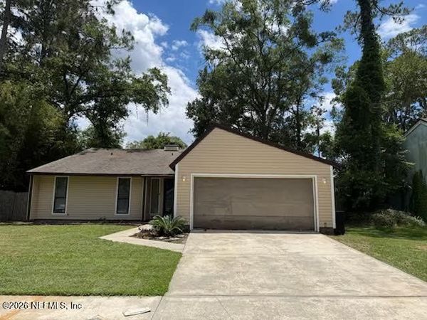 6828 CORALBERRY Lane N, Jacksonville, FL 32244