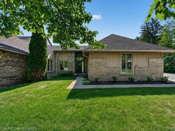 6172 Westbrooke Drive, West Bloomfield Twp, MI 48322