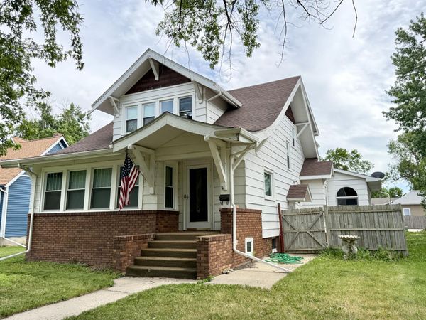 566 4th St SW, Huron, SD 57350