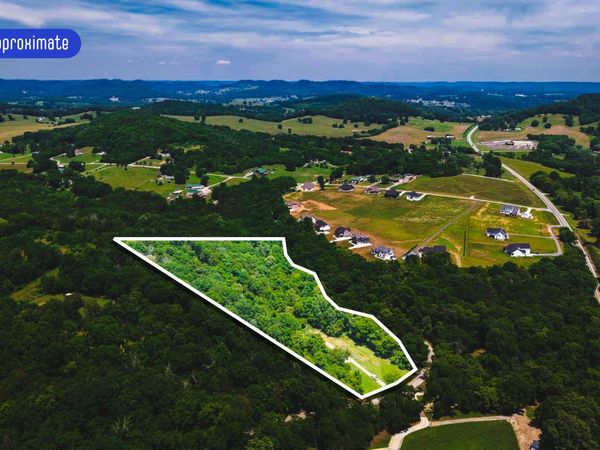 1990 Sulphur College Rd , Hartsville, TN 37074