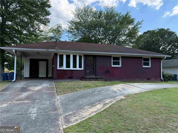 528 Pinecrest Dr , Riverdale, GA 30274
