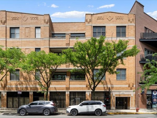2040 W Belmont Avenue , Unit 302, Chicago, IL 60618
