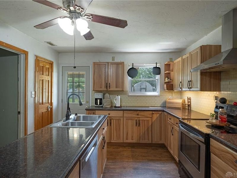 3953 Navajo Trail, Silvercreek Township, OH 45335 Photo 10