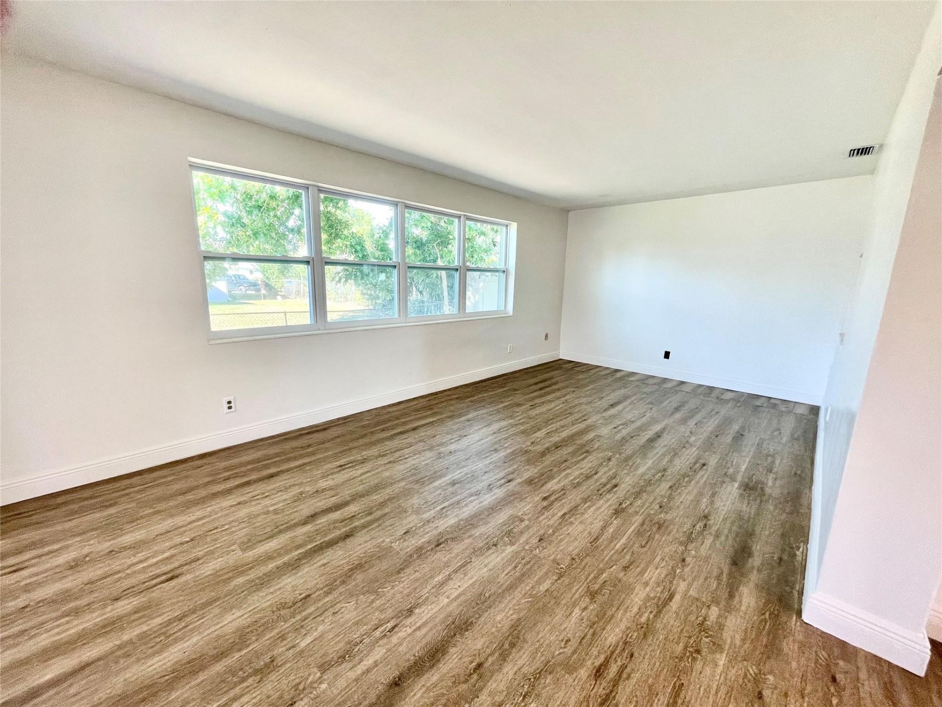 2090 NW 84th Terrace, Pembroke Pines, FL 33024 Photo