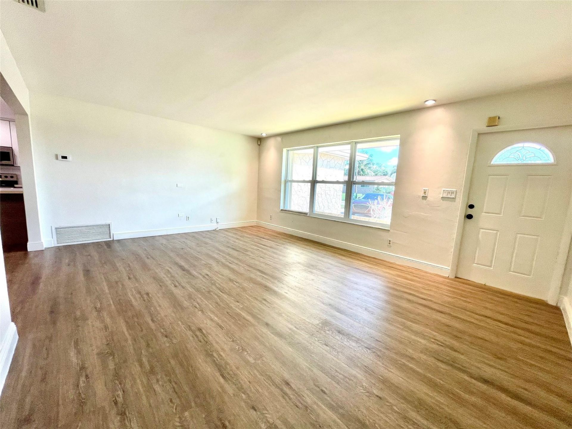 2090 NW 84th Terrace, Pembroke Pines, FL 33024 Photo
