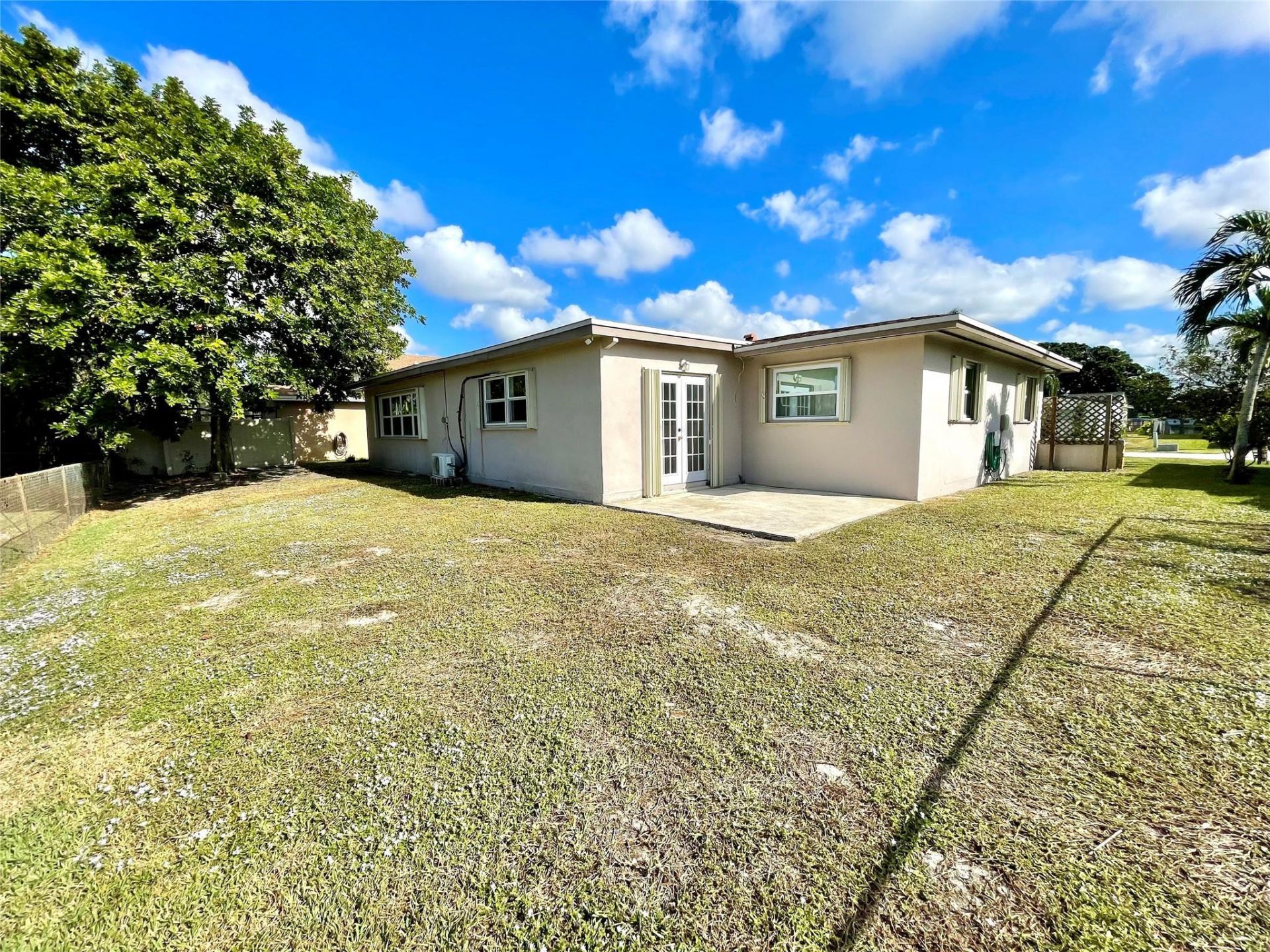 2090 NW 84th Terrace, Pembroke Pines, FL 33024 Photo