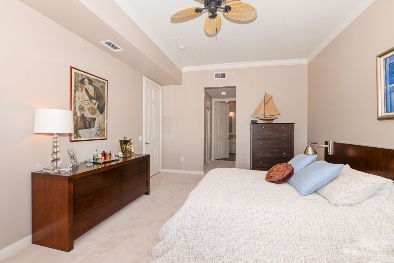 23 Harbour Isle Drive W, Unit 303, Fort Pierce, FL 34949 Photo