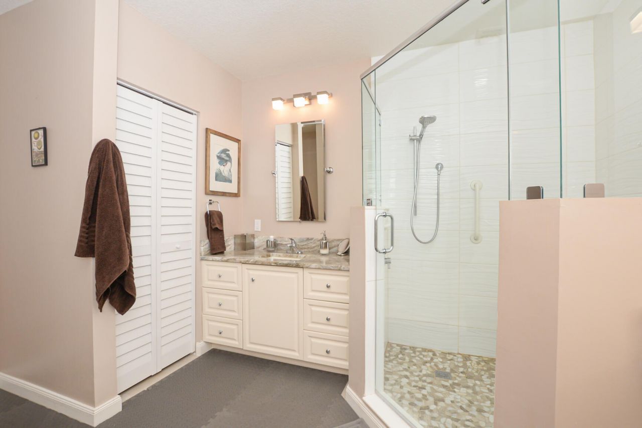 23 Harbour Isle Drive W, Unit 303, Fort Pierce, FL 34949 Photo