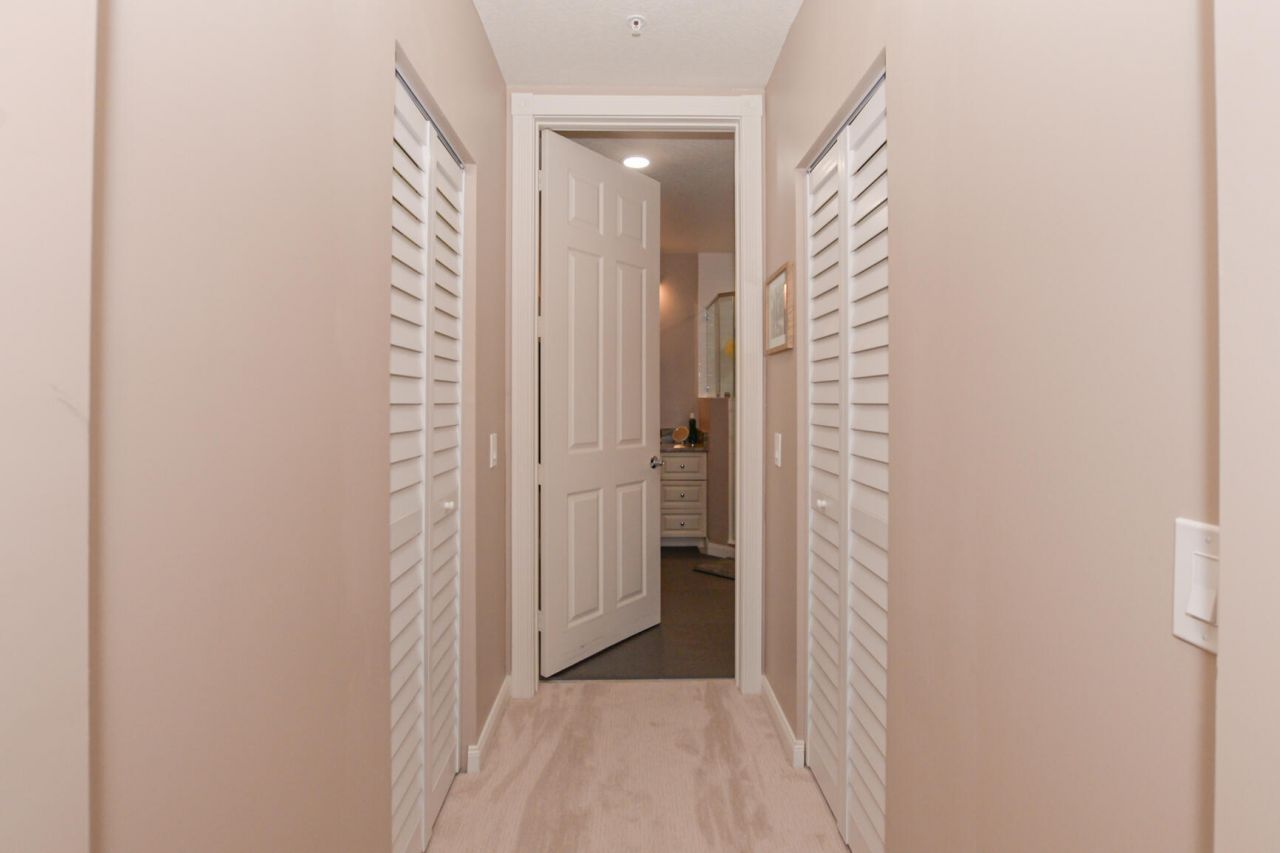 23 Harbour Isle Drive W, Unit 303, Fort Pierce, FL 34949 Photo