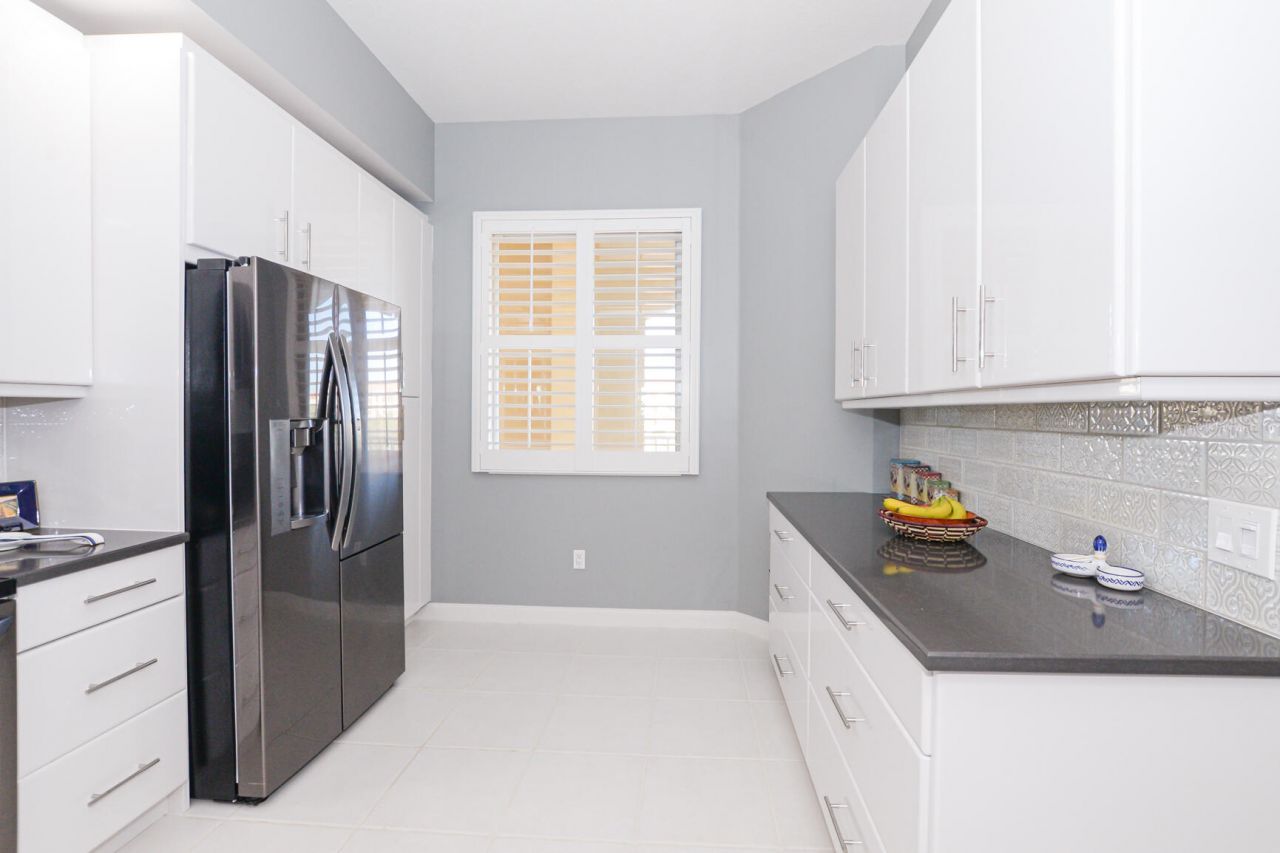 23 Harbour Isle Drive W, Unit 303, Fort Pierce, FL 34949 Photo