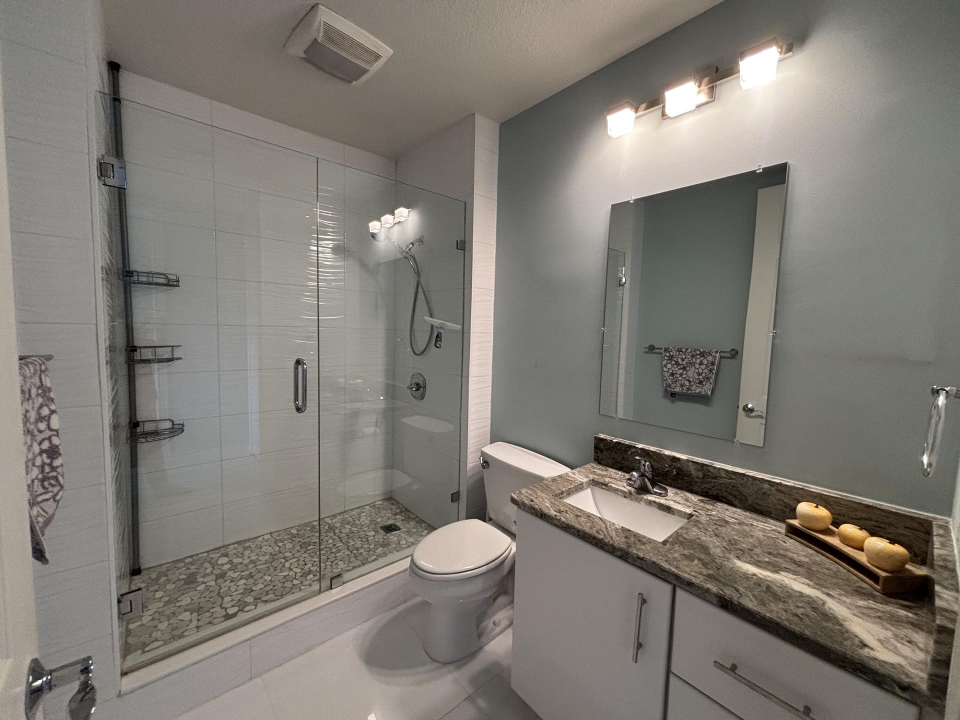 23 Harbour Isle Drive W, Unit 303, Fort Pierce, FL 34949 Photo