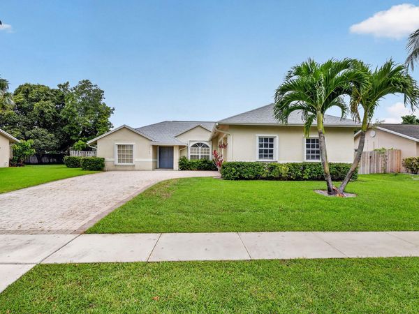 1163 Essex Drive, Wellington, FL 33414