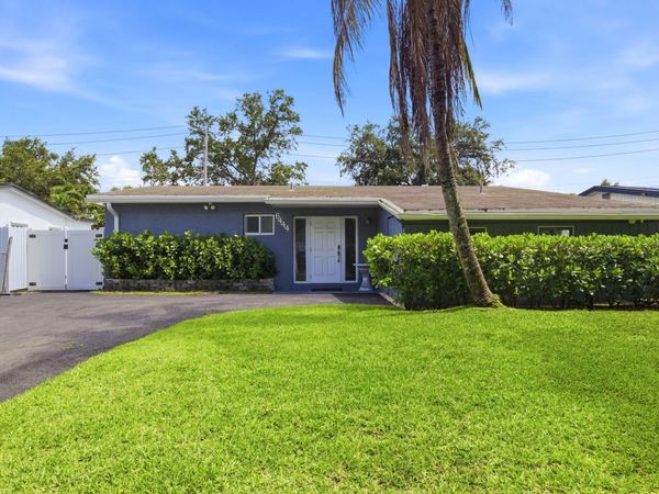 6444 Oak Street, Hollywood, FL 33024