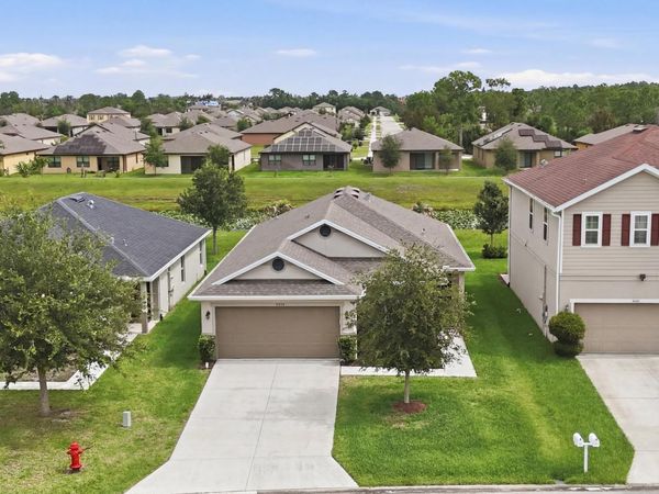 5655 NW Pine Trail Circle, Port St. Lucie, FL 34983