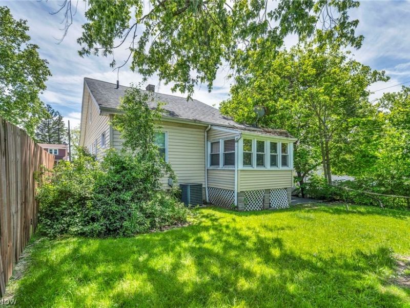 20505 Franklin Road, Maple Heights, OH 44137 Photo 6