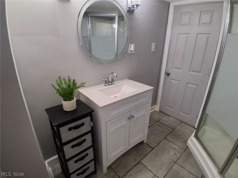 718 Easter Avenue, Akron, OH 44307 Photo 22