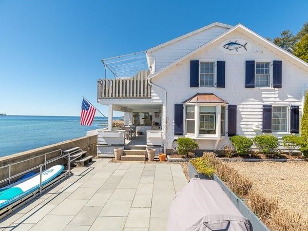 8 Bickford Way, Gloucester, MA 01930