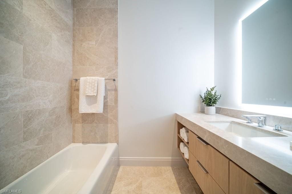 901 Gulf Shore Blvd N, Unit C-304, Naples, FL 34102 Photo