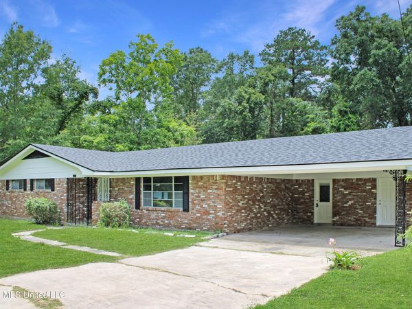 108 Tennyson Cove, Picayune, MS 39466