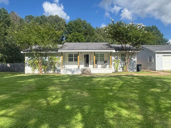 410 N Brooks Avenue, Pelahatchie, MS 39145