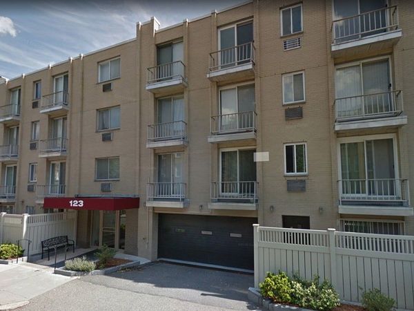 123 Sewall Ave, Unit 1C, Brookline, MA 02446