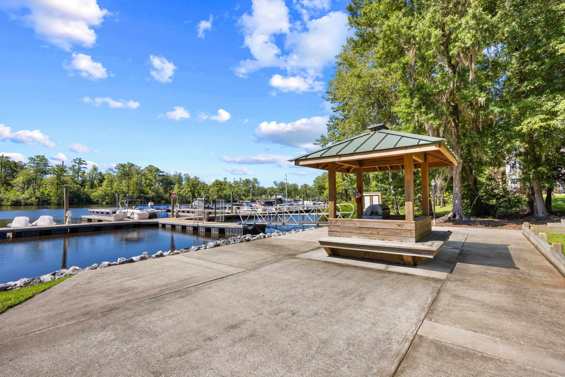 100 Harbor Oaks Dr.  Photo 17