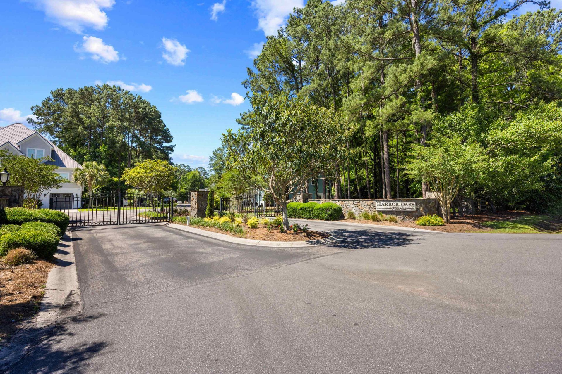 100 Harbor Oaks Dr.  Photo 28