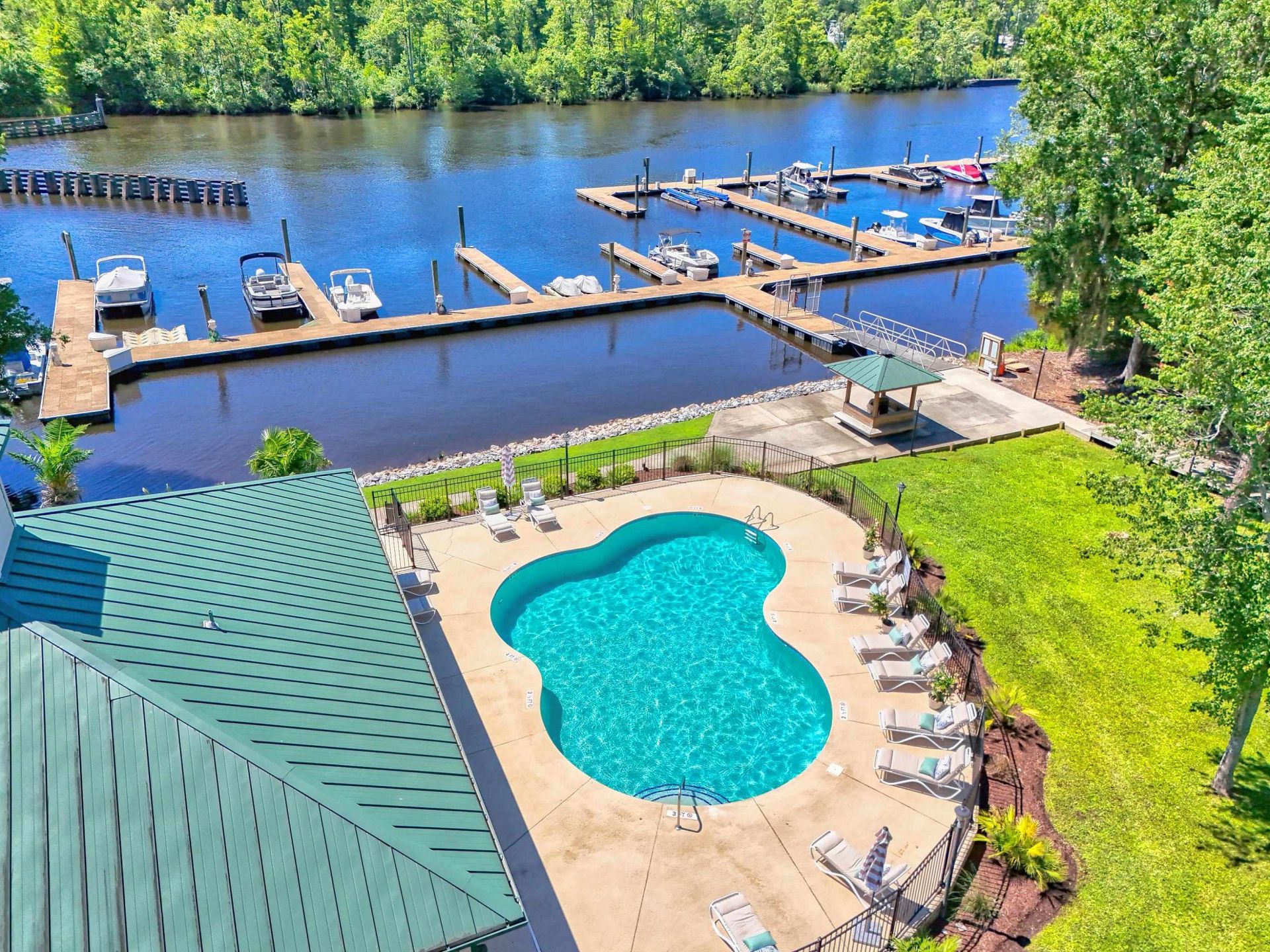 100 Harbor Oaks Dr.  Photo 7