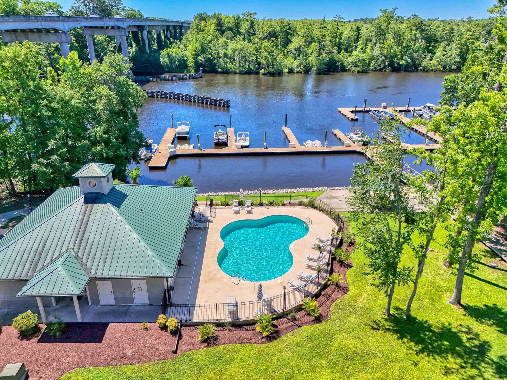 100 Harbor Oaks Dr.  Photo 8