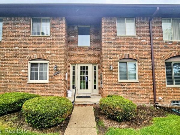 19601 W 12 Mile Road , Southfield, MI 48076