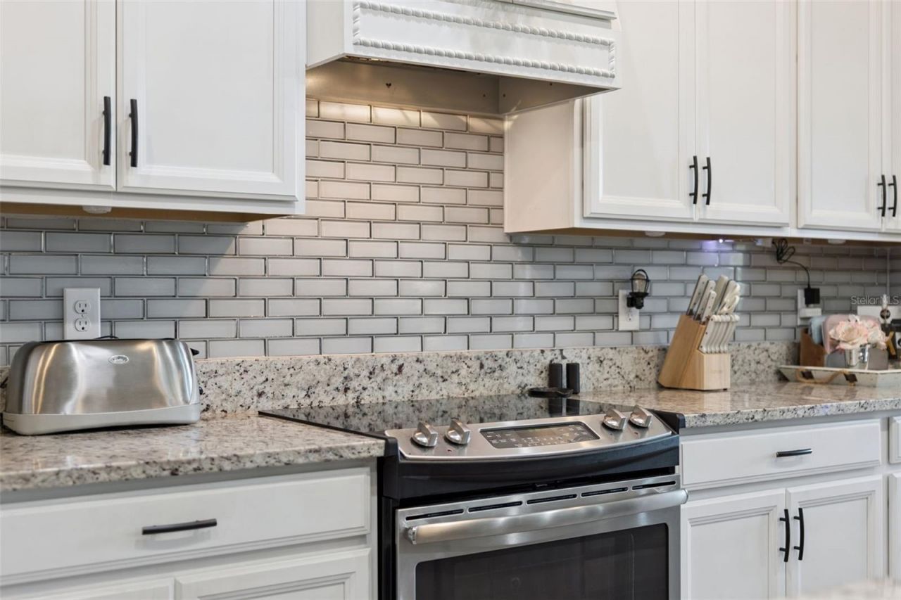 695 Lee Avenue , Oviedo, FL 32765 Photo