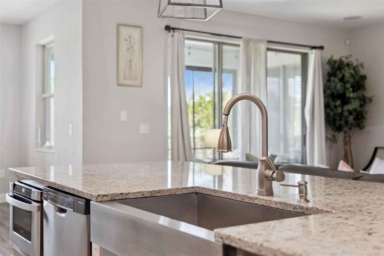 695 Lee Avenue , Oviedo, FL 32765 Photo