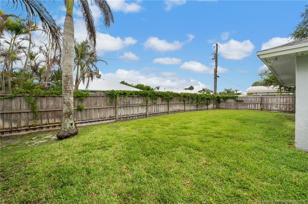 1094 NW 14 Th Street, Stuart, FL 34994 Photo