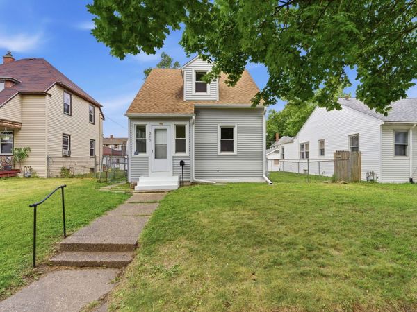 313 S Thornwood Avenue, Davenport, IA 52802