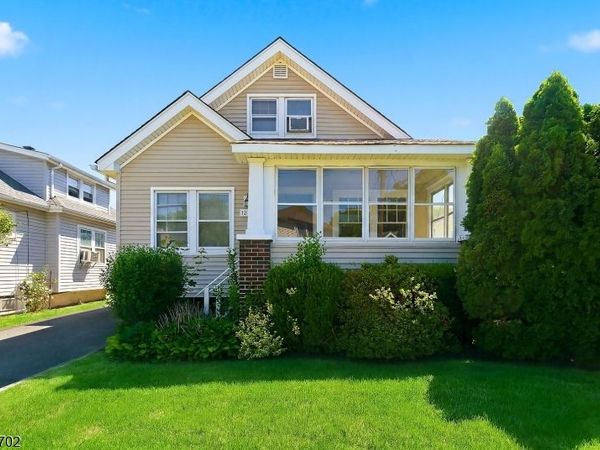 12 Rosewood St, Fair Lawn, NJ 07410