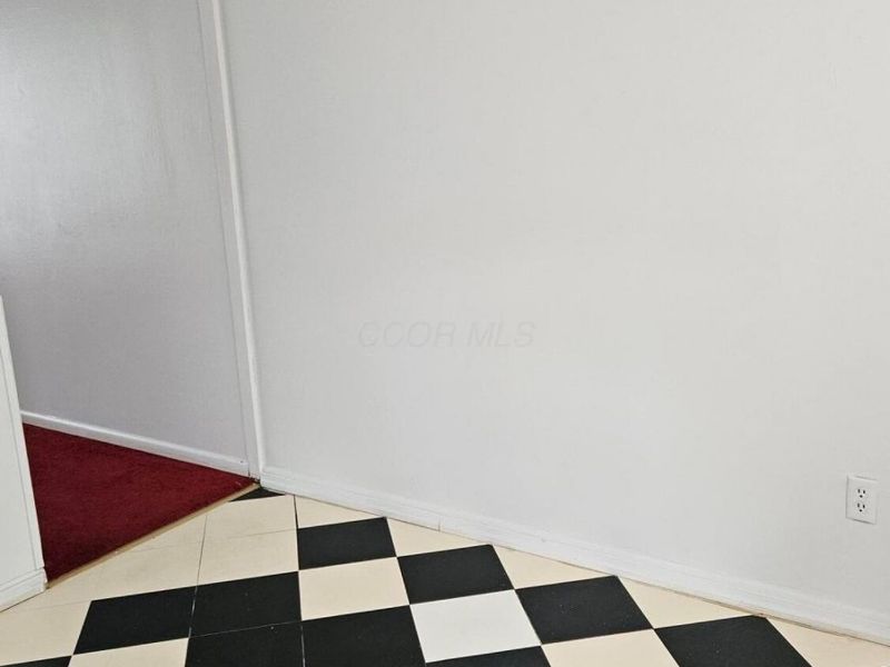 5480 Rockwood Court, Unit R1, Columbus, OH 43229 Photo 6