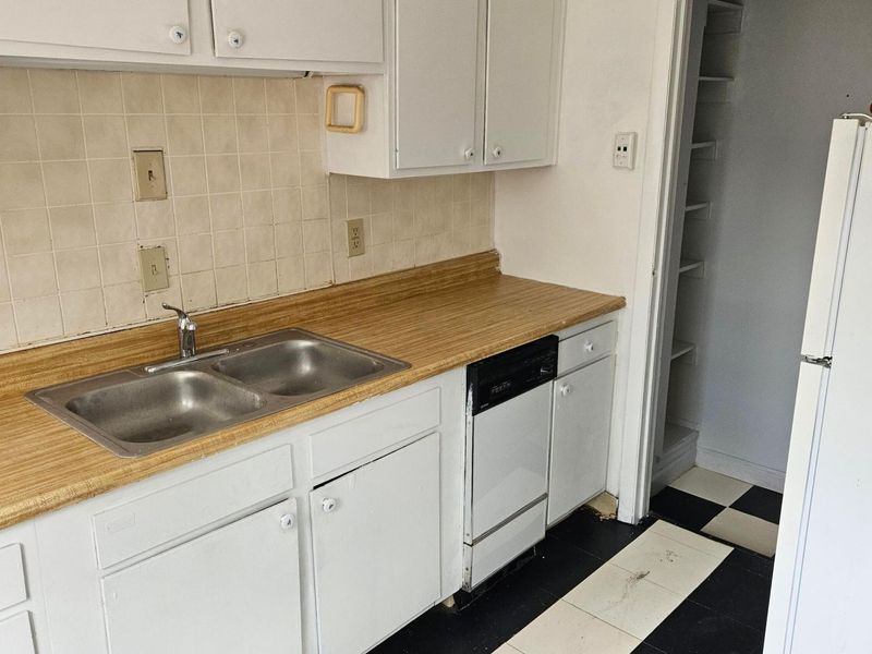5480 Rockwood Court, Unit R1, Columbus, OH 43229 Photo 7