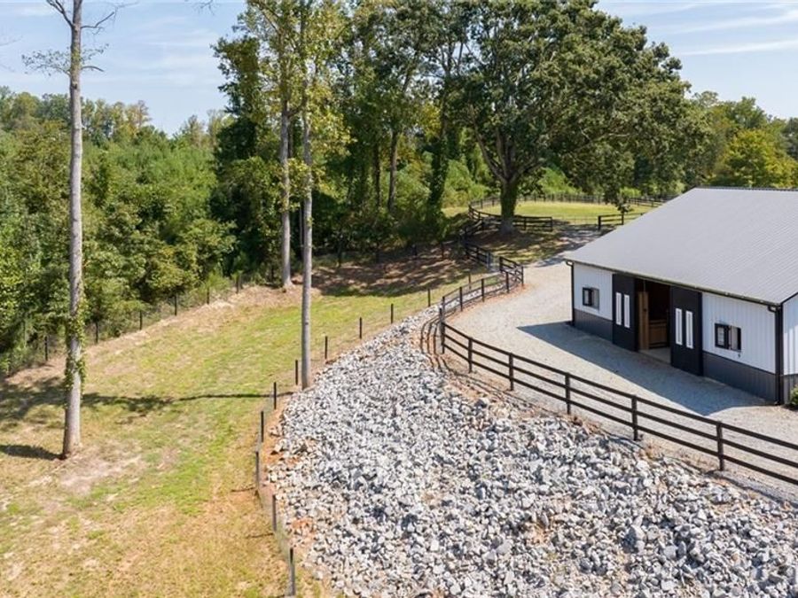 Property Image 100