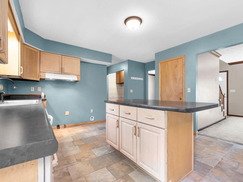 400 Woodview Drive, Bellefontaine, OH 43311 Photo 12